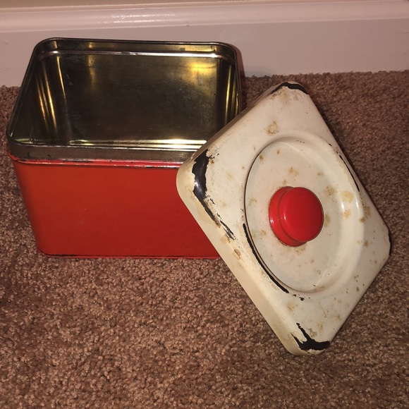 Vintage Beauty Ware storage container - Picture 3 of 5